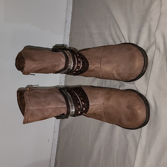 Womens brown booties. SUGAR Size 9 - Picture 6 of 11